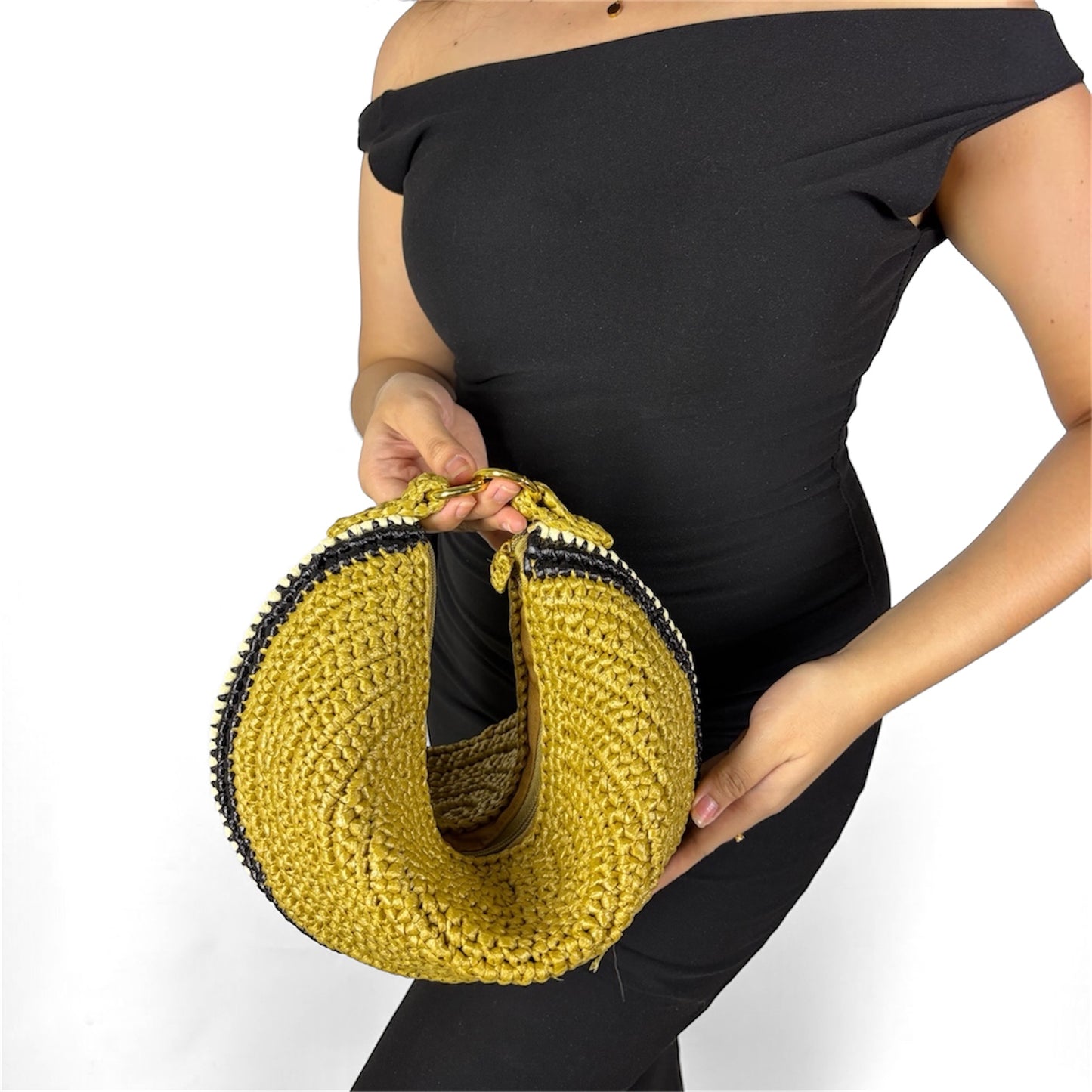 CARINA Dumpling Handbag | Premium Straw
